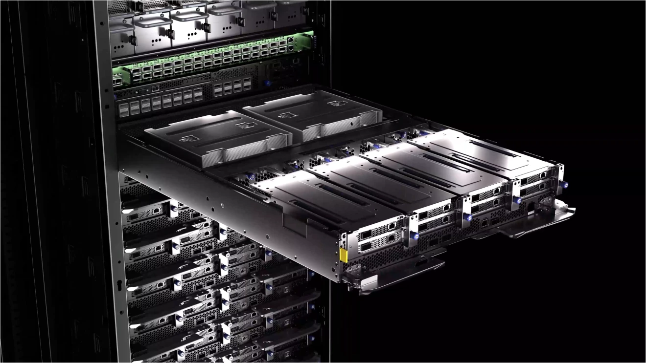 亚马逊 AWS AI 训练芯片 Trainium2 实例全面可用，公布下代 3nm Trainium3 - AI - C114+